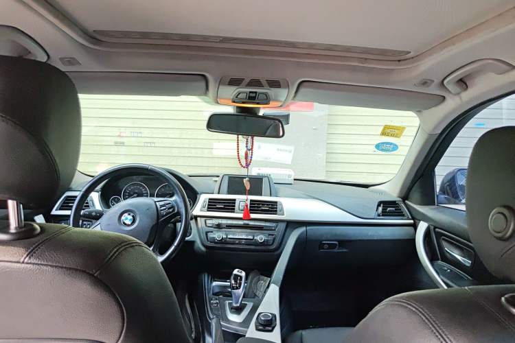 Used BMW 3 Series 2013 320i Active Edition Headliner