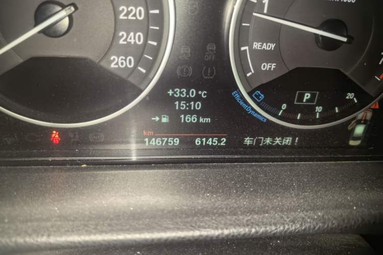 Used BMW 3 Series 2013 Facelifted 320Li Luxury Design Package Odometer Close Up