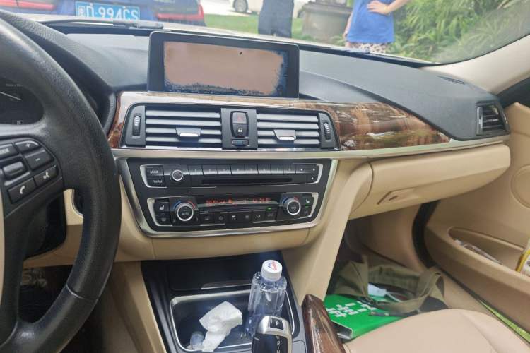 Used BMW 3 Series 2013 Facelifted 320Li Luxury Design Package Odometer Close Up