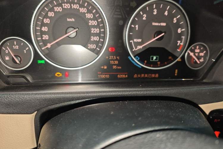 Used BMW 3 Series 2013 320Li Luxury Design Package Odometer Close Up