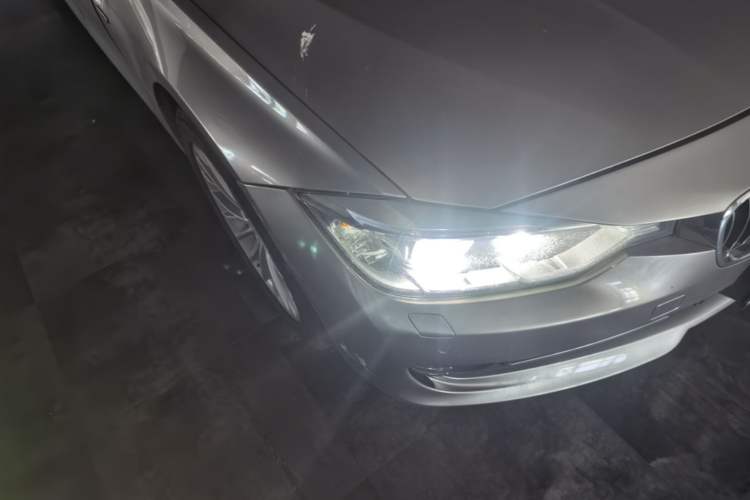 Used BMW 3 Series 2013 Facelifted 320Li Luxury Design Package Right Front Headlight