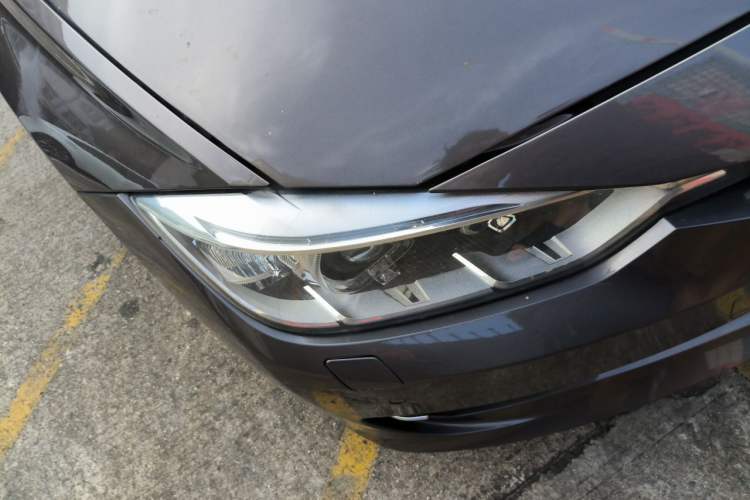 Used BMW 3 Series 2013 320Li Fashion Model Right Front Headlight