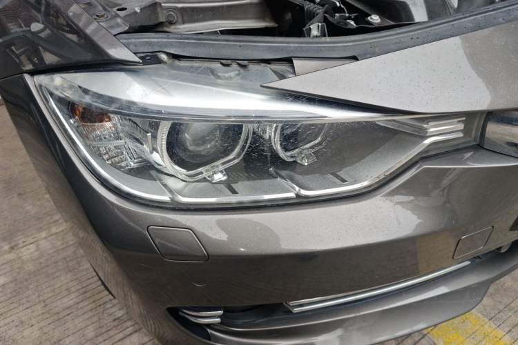 Used BMW 3 Series 2013 Facelifted 320Li Luxury Design Package Right Front Headlight
