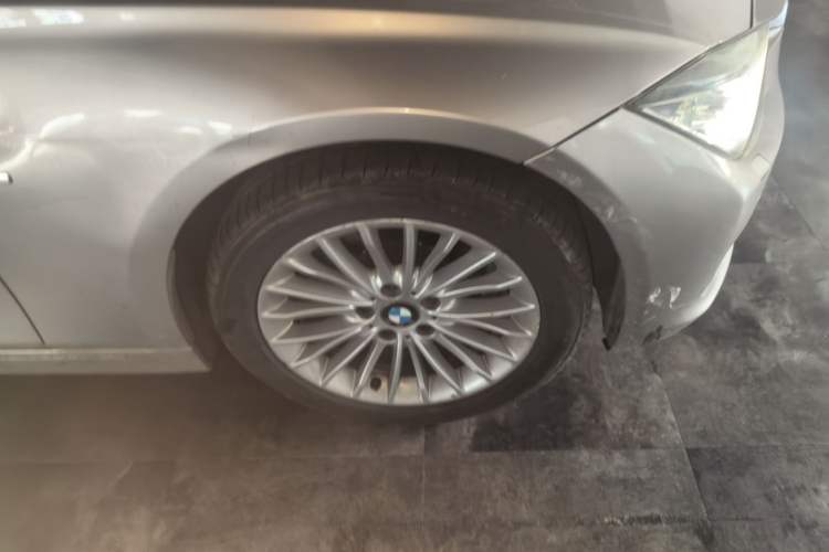 Used BMW 3 Series 2013 Facelifted 320Li Luxury Design Package Right Front Wheel Hub