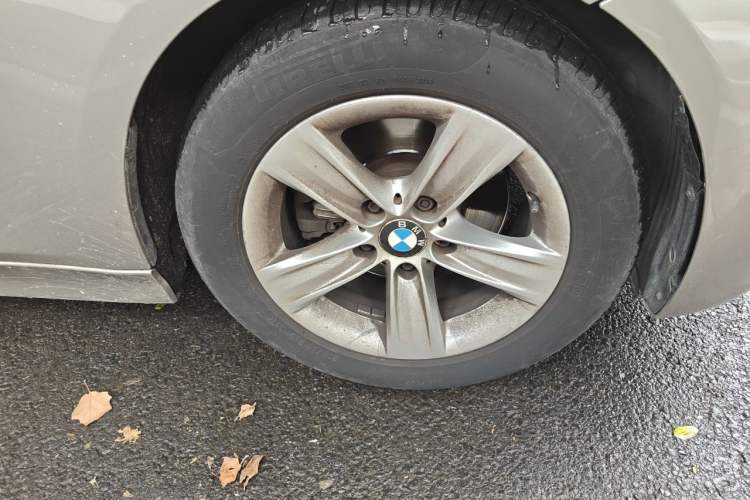 Used BMW 3 Series 2013 320i Sport Edition Right Front Wheel Hub