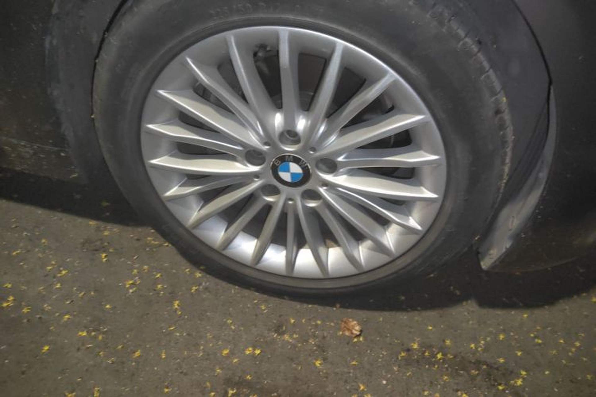 Used BMW 3 Series 2013 Facelifted 320Li Luxury Design Package Right Front Wheel Hub