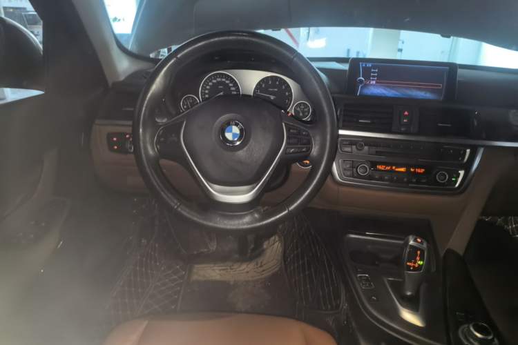 Used BMW 3 Series 2013 Facelifted 320Li Luxury Design Package Steering Wheel