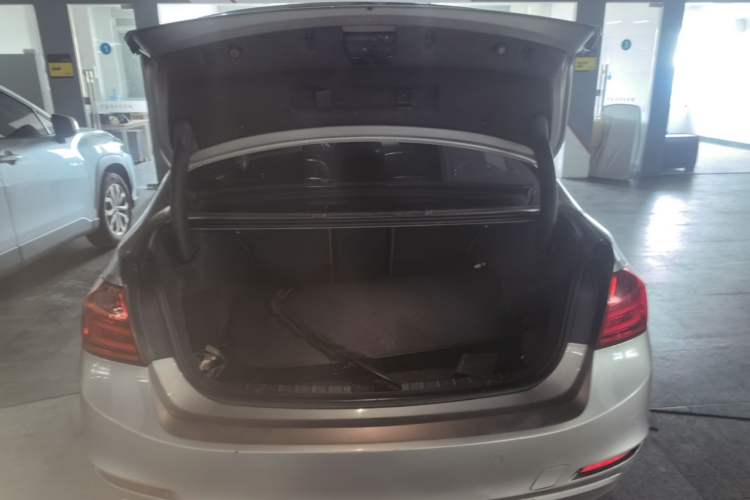 Used BMW 3 Series 2013 Facelifted 320Li Luxury Design Package Trunk