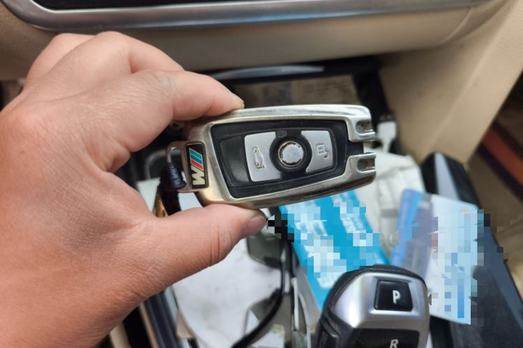 Used BMW 3 Series 2013 320i Sport Edition Vehicle Key