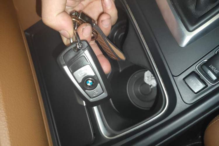 Used BMW 3 Series 2013 Facelifted 320Li Luxury Design Package Vehicle Key