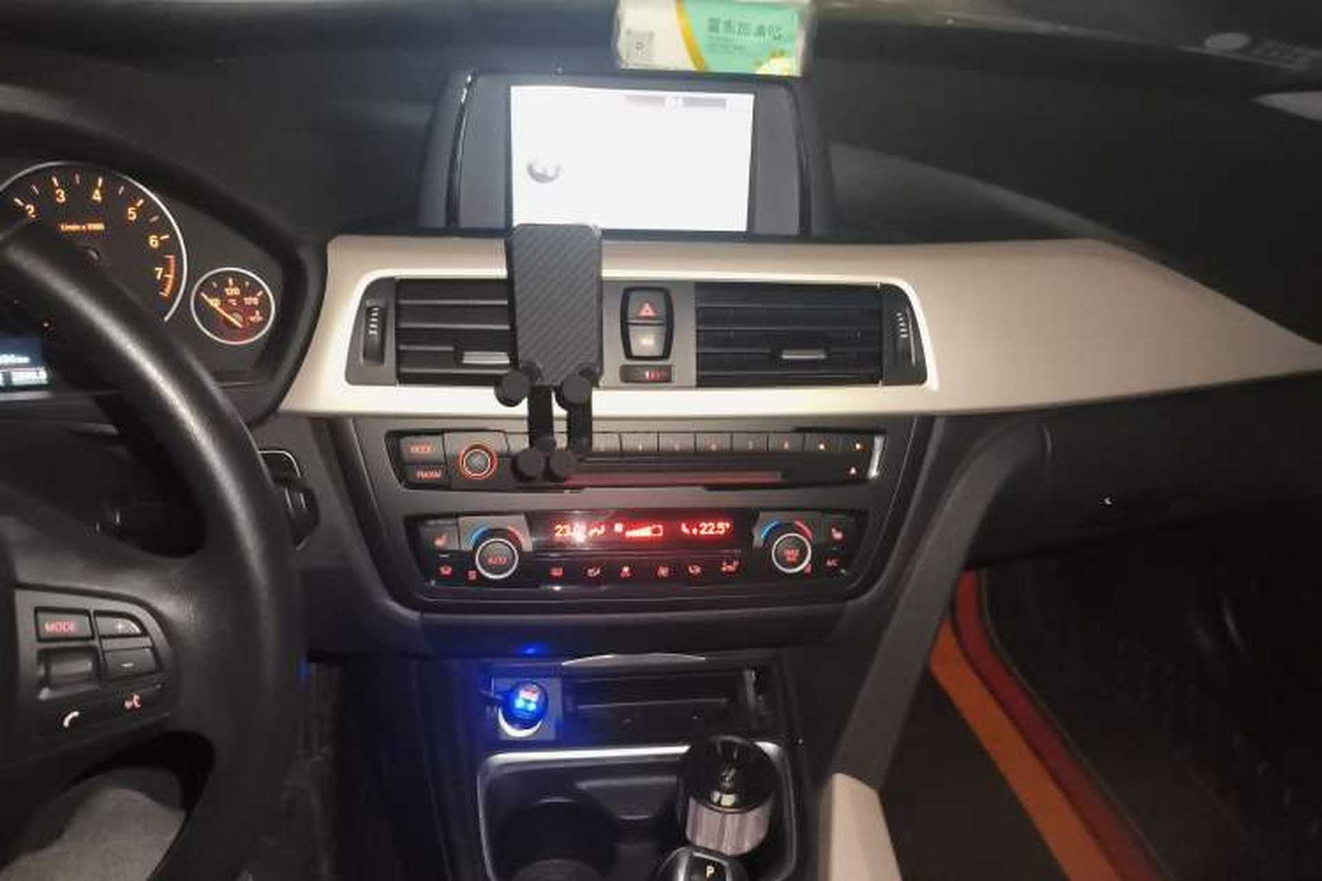 Used BMW 3 Series 2013 320i Sport Edition Audio And AC Panel