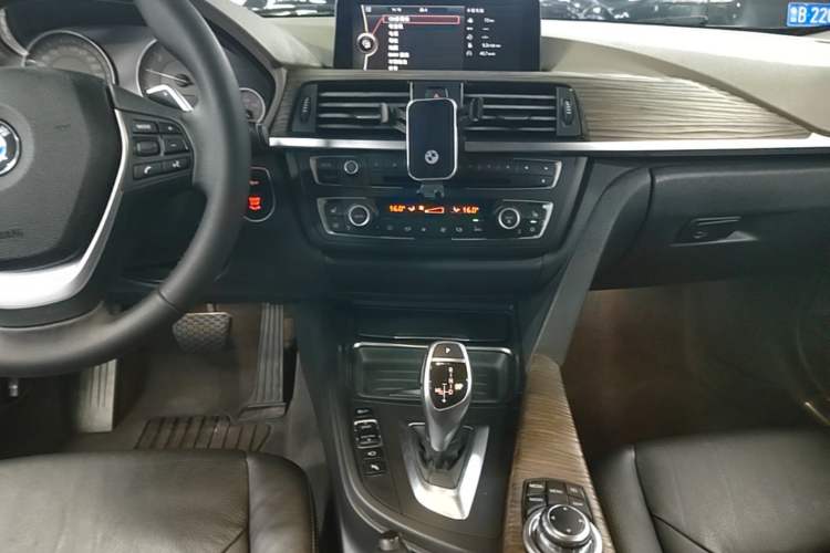 Used BMW 3 Series 2013 335Li Sport Design Package Audio And AC Panel