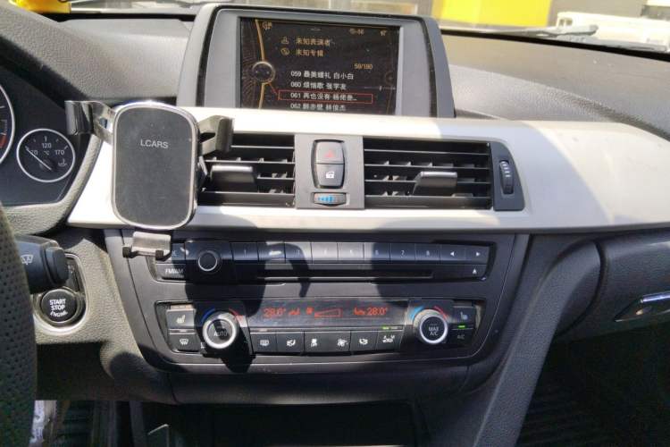 Used BMW 3 Series 2013 320i Sport Edition Audio And AC Panel