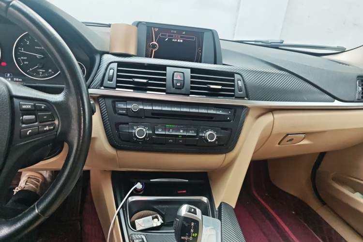 Used BMW 3 Series 2013 320Li Fashion Model Audio And AC Panel