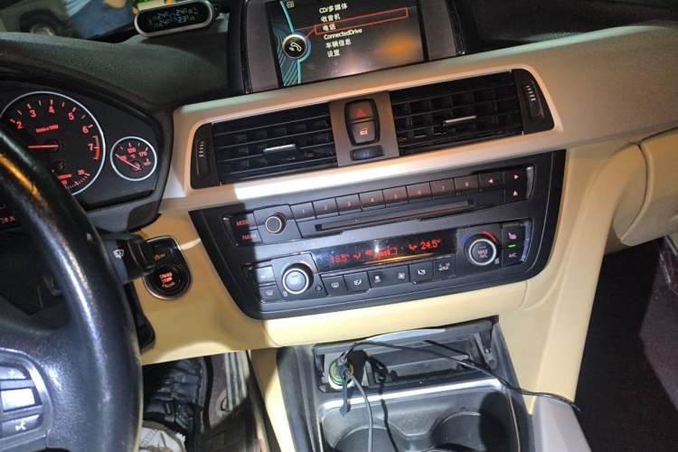 Used BMW 3 Series 2013 320i Sport Edition Audio And AC Panel
