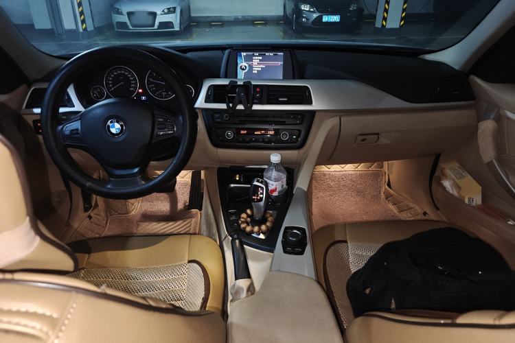 Used BMW 3 Series 2013 320Li Fashion Model Center Console