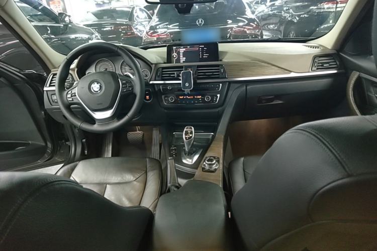 Used BMW 3 Series 2013 335Li Sport Design Package Center Console