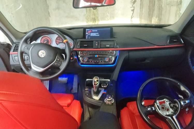 Used BMW 3 Series 2013 328i Sport Design Package Center Console