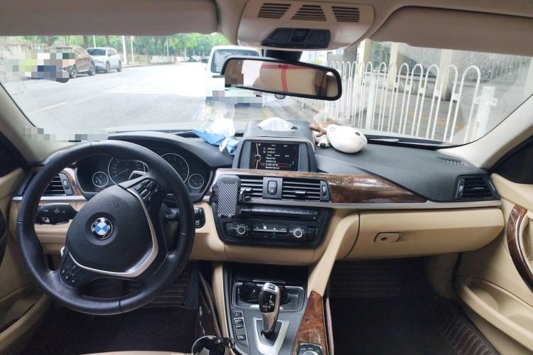 Used BMW 3 Series 2013 320Li Fashion Model Center Console