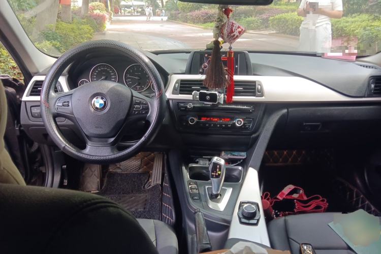 Used BMW 3 Series 2013 320Li Fashion Model Center Console