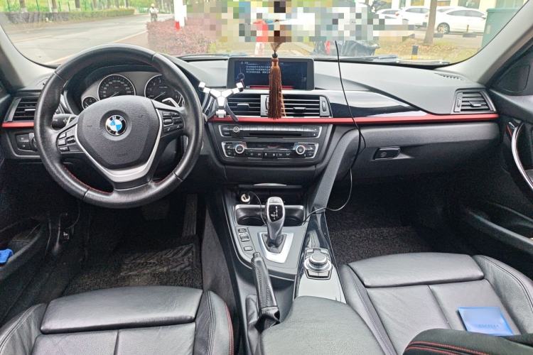 Used BMW 3 Series 2013 328i Sport Design Package Center Console
