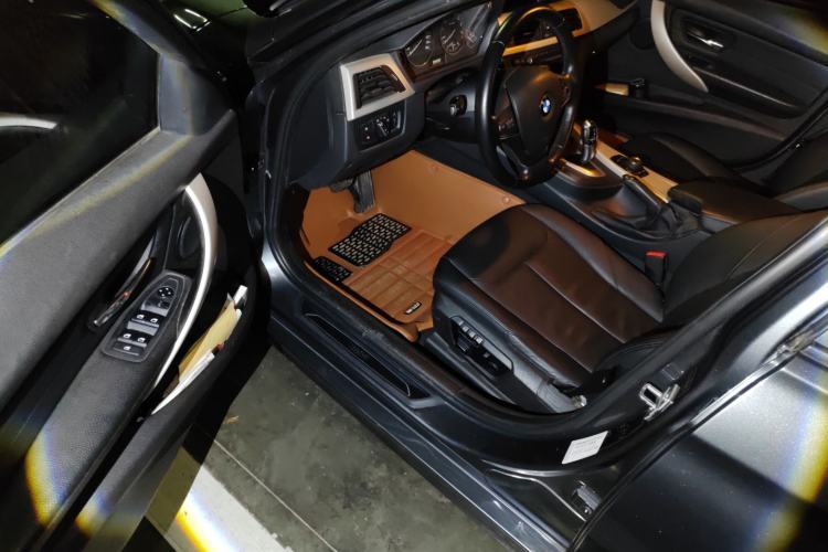 Used BMW 3 Series 2013 320i Sport Edition Driver Seat