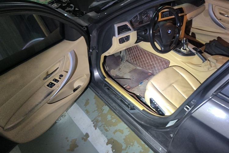 Used BMW 3 Series 2013 320i Sport Edition Driver Seat