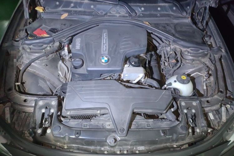 Used BMW 3 Series 2013 Facelift 320Li Fashion Design Package Engine Bay