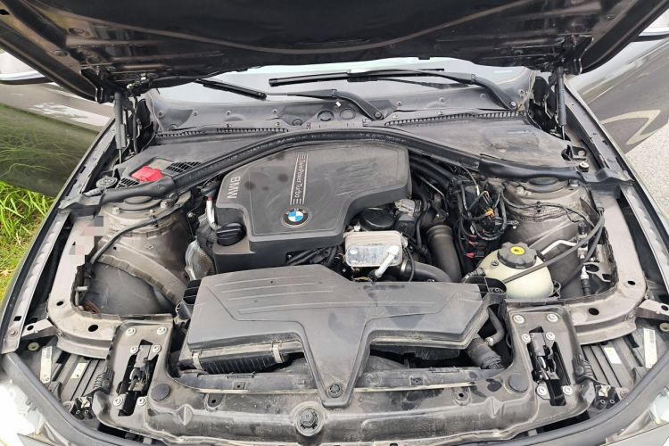 Used BMW 3 Series 2013 320i Sport Edition Engine Bay
