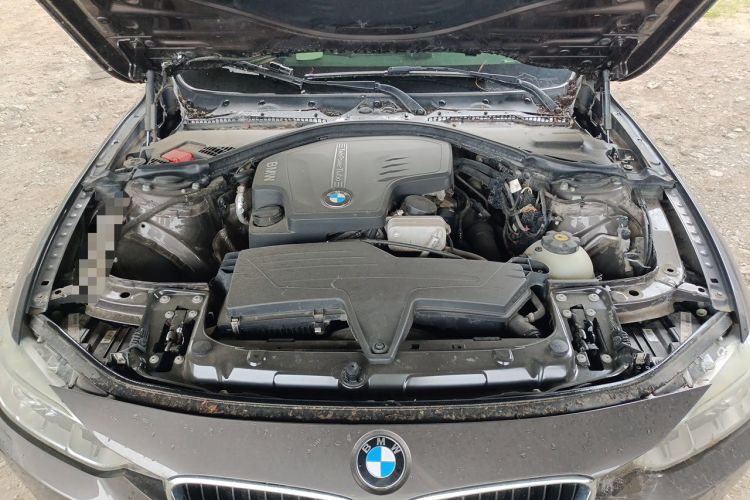 Used BMW 3 Series 2013 320Li Fashion Model Engine Bay