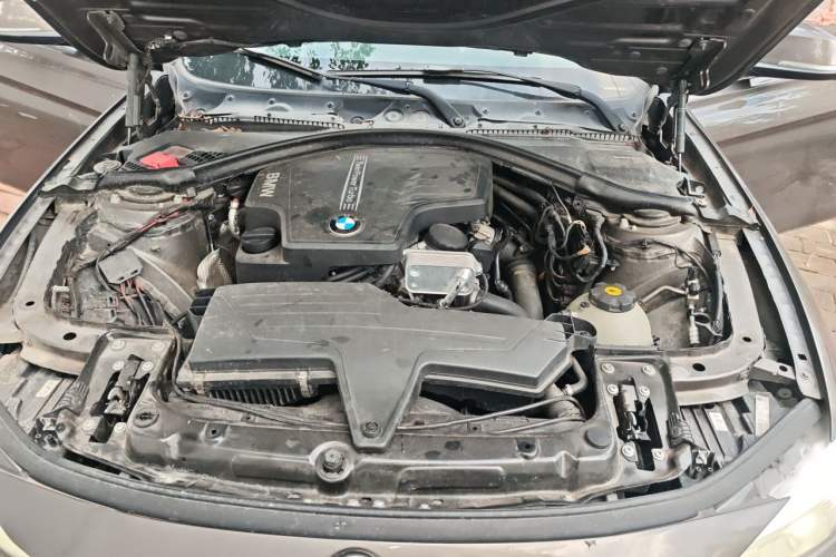Used BMW 3 Series 2013 320Li Fashion Model Engine Bay