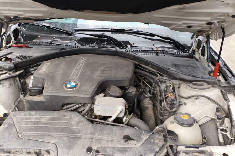 Used BMW 3 Series 2013 320Li Fashion Model Engine Bay Left