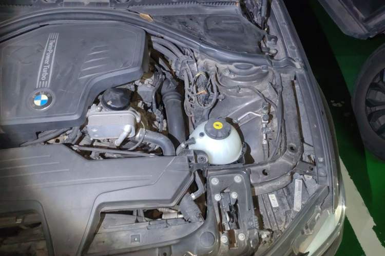Used BMW 3 Series 2013 Facelift 320Li Fashion Design Package Engine Bay Left