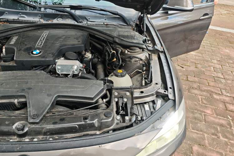 Used BMW 3 Series 2013 320Li Fashion Model Engine Bay Left