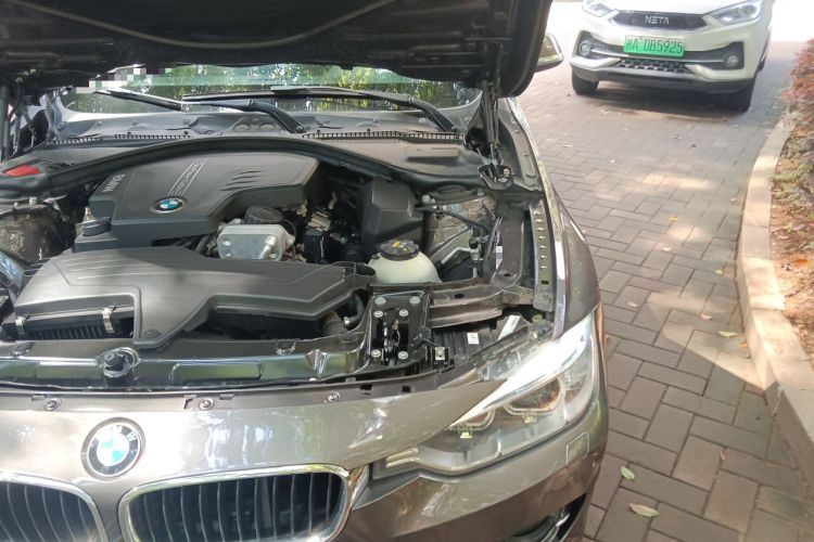 Used BMW 3 Series 2013 320Li Fashion Model Engine Bay Left