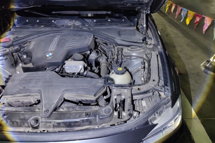 Used BMW 3 Series 2013 320i Sport Edition Engine Bay Left