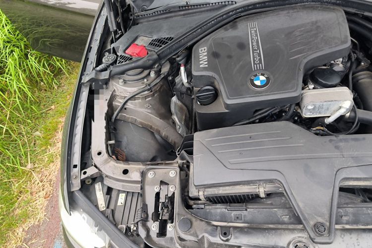 Used BMW 3 Series 2013 320i Sport Edition Engine Bay Right