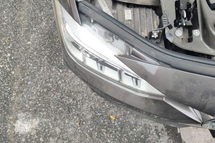 Used BMW 3 Series 2013 320Li Fashion Model Engine Bay Right