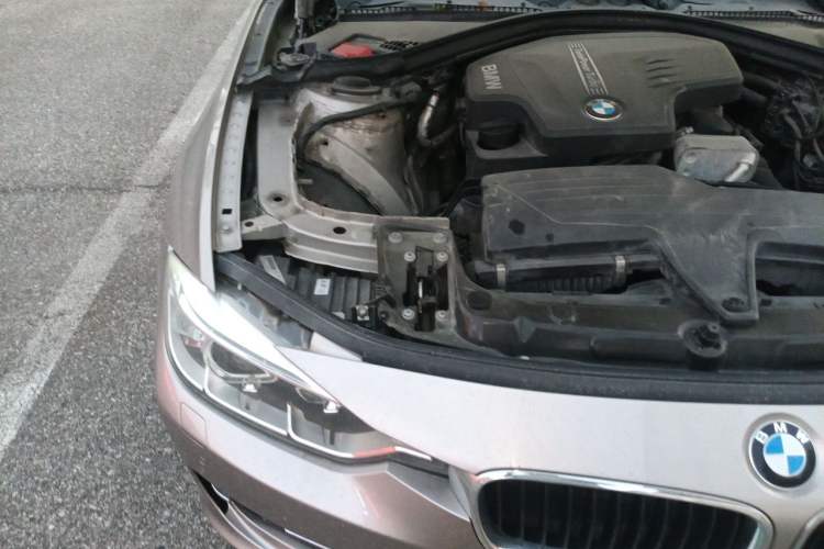 Used BMW 3 Series 2013 320Li Fashion Model Engine Bay Right