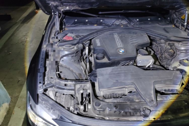 Used BMW 3 Series 2013 320i Sport Edition Engine Bay Right