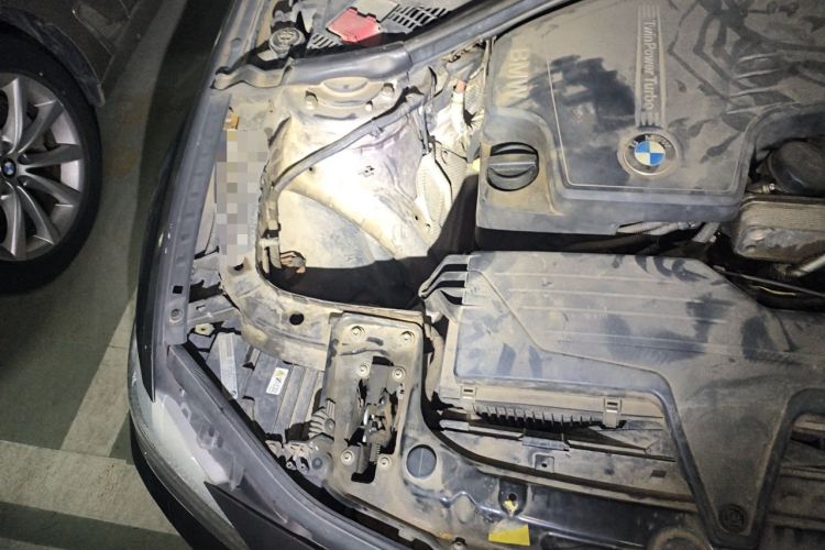 Used BMW 3 Series 2013 320i Sport Edition Engine Bay Right
