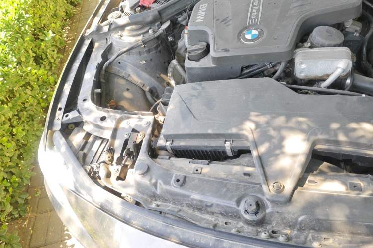 Used BMW 3 Series 2013 320Li Fashion Design Package Engine Bay Right