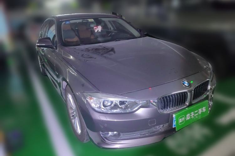 Used BMW 3 Series 2013 Facelift 320Li Fashion Design Package Front Right 45 Deg