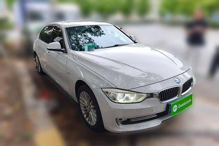 Used BMW 3 Series 2013 320Li Luxury Design Package Front Right 45 Deg