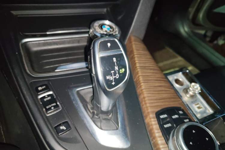 Used BMW 3 Series 2013 320Li Fashion Design Package Gear Lever