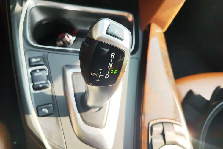 Used BMW 3 Series 2013 Facelifted 320Li Luxury Design Package Gear Lever