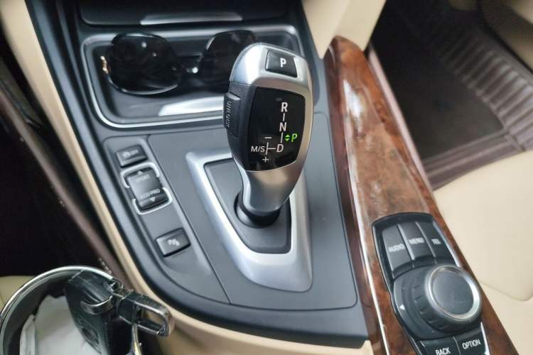 Used BMW 3 Series 2013 320Li Fashion Model Gear Lever
