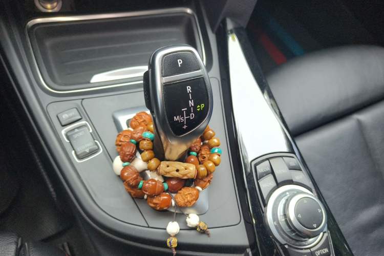 Used BMW 3 Series 2013 Restyled 320i Sport Design Package Gear Lever