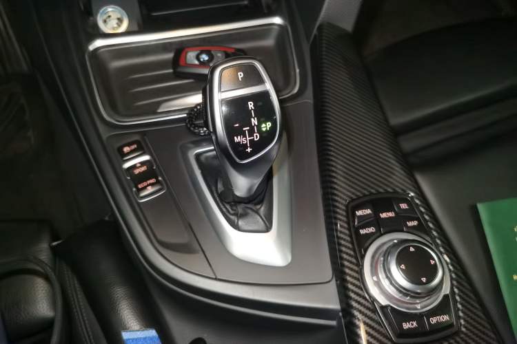Used BMW 3 Series 2013 320i Sport Design Package Gear Lever