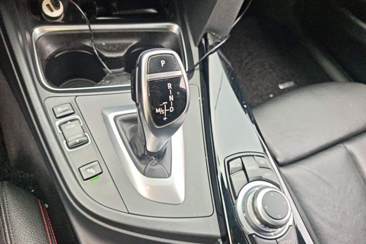 Used BMW 3 Series 2013 328i Sport Design Package Gear Lever